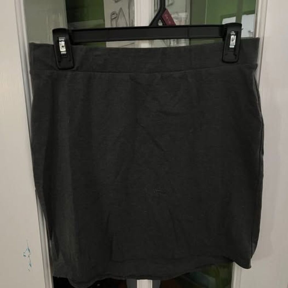 H&M Divided Basic Dark Gray Mini Skirt Size Medium
